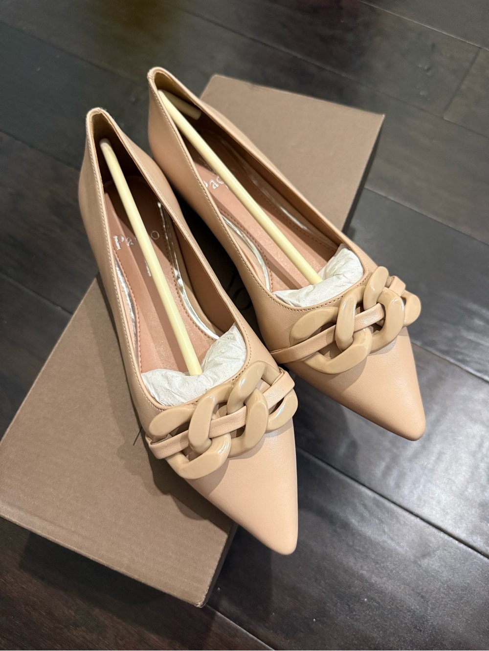 Línea Paolo Pointed Toe Chain-Trim Nude Leather Flats